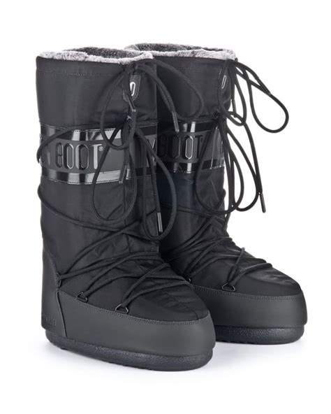 why are moon boots popular.